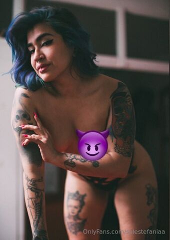 solestefaniaa Голі Зливи OnlyFans Фото 5