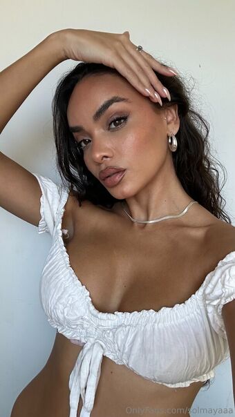 solmayaaa Голі Зливи OnlyFans Фото 7