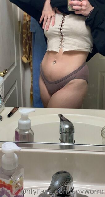 soyworm Голі Зливи OnlyFans Фото 34