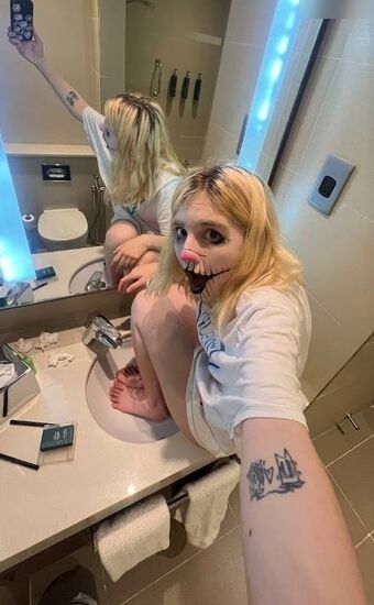 Splitika Голі Зливи OnlyFans Фото 3