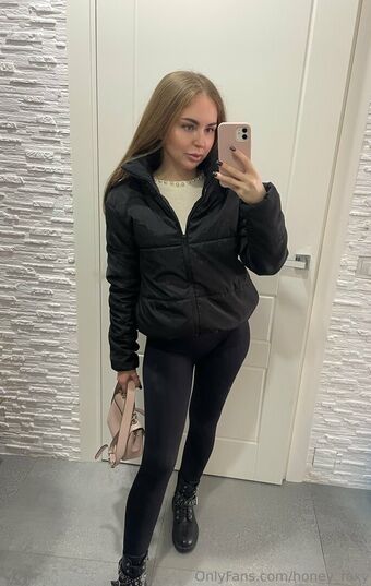 star_roxy Голі Зливи OnlyFans Фото 17