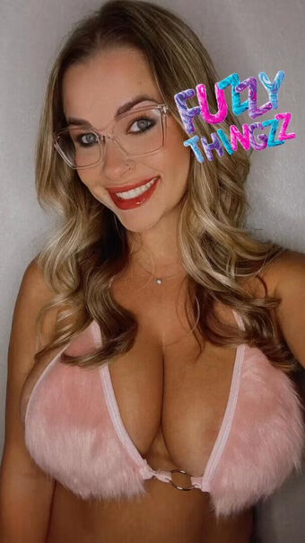 stasia_bri Голі Зливи OnlyFans Фото 35