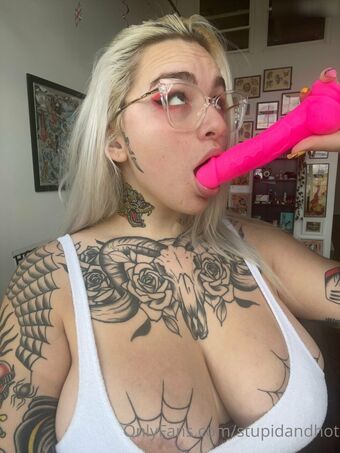 stellarkelli Голі Зливи OnlyFans Фото 14