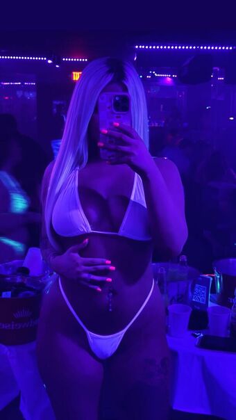 Stepbackbarbie Голі Зливи OnlyFans Фото 8