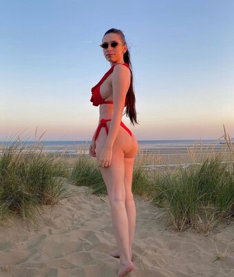 StephBlox Голі Зливи OnlyFans Фото 7