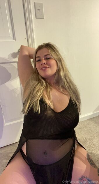 stepsiblings Голі Зливи OnlyFans Фото 32