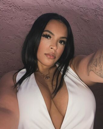 Sugaaa_ Голі Зливи OnlyFans Фото 18