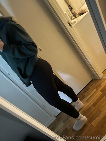 sumiro Голі Зливи OnlyFans Фото 2
