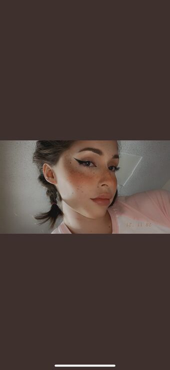 Summer James Голі Зливи OnlyFans Фото 1