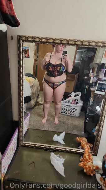 sunnipup Голі Зливи OnlyFans Фото 5