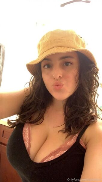 Susannah Голі Зливи OnlyFans Фото 24