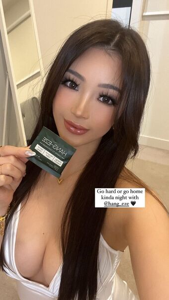 Suzu Голі Зливи OnlyFans Фото 2
