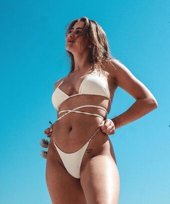 Tabea Querida Голі Зливи OnlyFans Фото 60