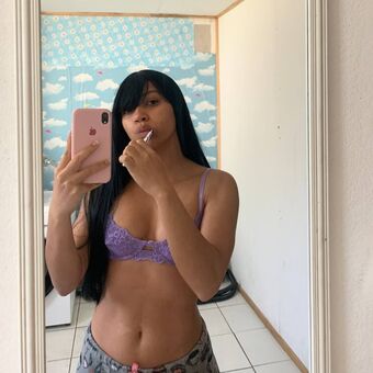 Thami Голі Зливи OnlyFans Фото 17