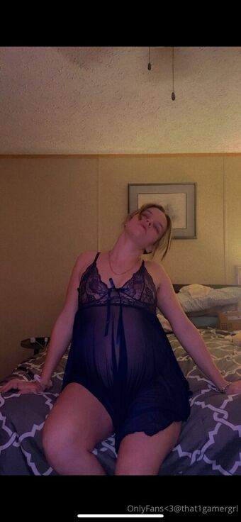 that1gamergrl Голі Зливи OnlyFans Фото 2