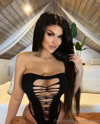 Theferrera Голі Зливи OnlyFans Фото 53