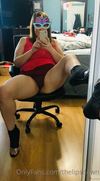 thelipsdown Голі Зливи OnlyFans Фото 18