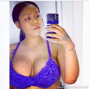 therealsgreyy Голі Зливи OnlyFans Фото 5