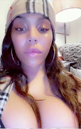 therealsgreyy Голі Зливи OnlyFans Фото 16