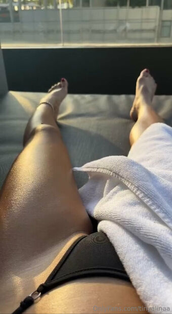 Tiny Alina Голі Зливи OnlyFans Фото 45
