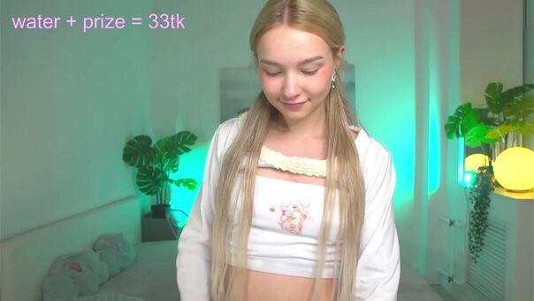 Tiny_Flame Голі Зливи OnlyFans Фото 26