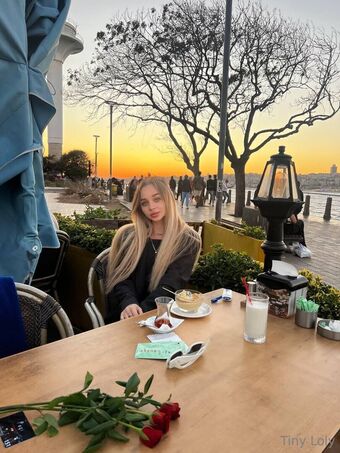 tiny_loly Голі Зливи OnlyFans Фото 1