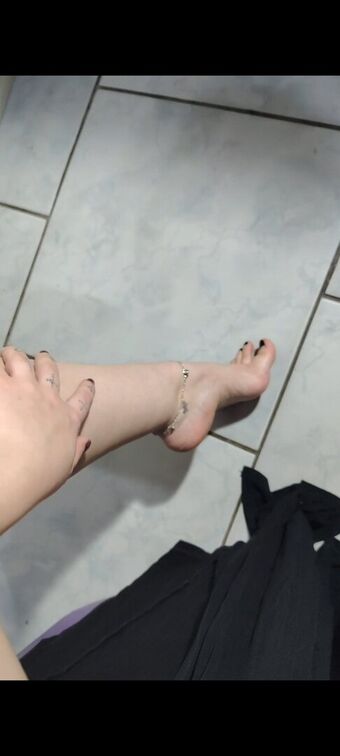 tiny_milly Голі Зливи OnlyFans Фото 11