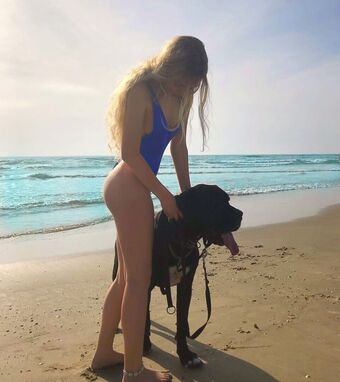 Tiny Miny Mo Голі Зливи OnlyFans Фото 15