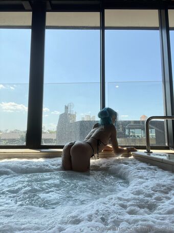 tinyaussie Голі Зливи OnlyFans Фото 11