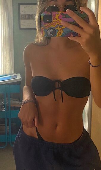 TinyCans Голі Зливи OnlyFans Фото 29