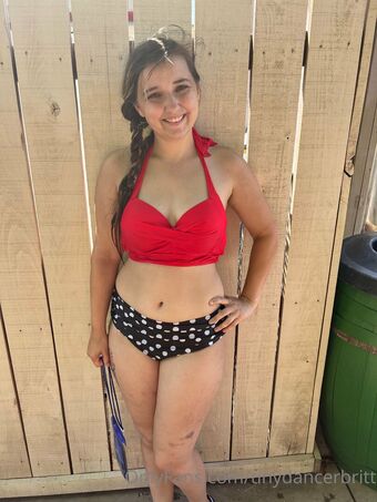 tinydancerbritt Голі Зливи OnlyFans Фото 7