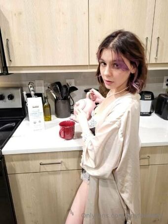 tinyfaerieee Голі Зливи OnlyFans Фото 14