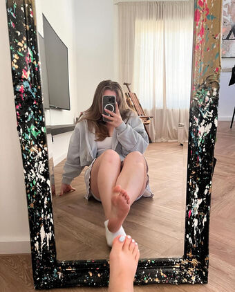 tinygoldengirl Голі Зливи OnlyFans Фото 5