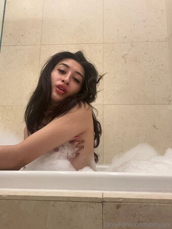 tinypix Голі Зливи OnlyFans Фото 6