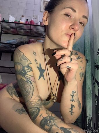 tinytatted Голі Зливи OnlyFans Фото 24
