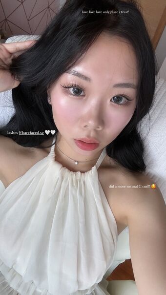 tr.ivia Голі Зливи OnlyFans Фото 4