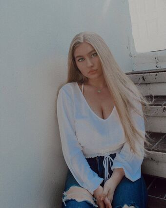 Trinity C Голі Зливи OnlyFans Фото 13