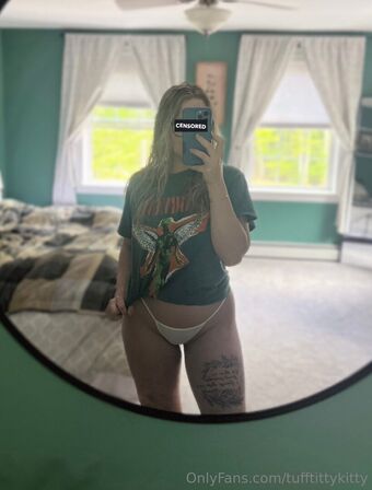 tufftittykitty Голі Зливи OnlyFans Фото 24