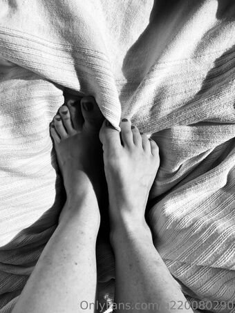 u220080290 Голі Зливи OnlyFans Фото 7