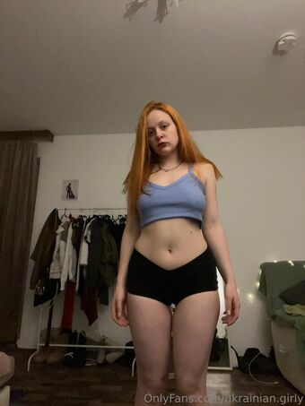 ukrainian.girly Голі Зливи OnlyFans Фото 2