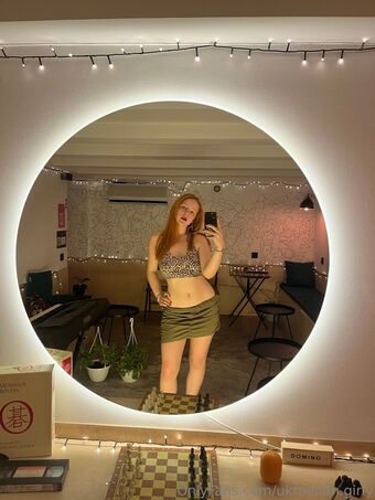 ukrainian.girly Голі Зливи OnlyFans Фото 6