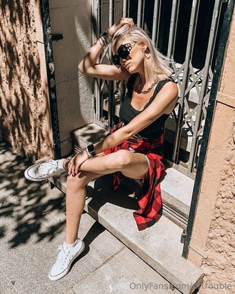 urtrouble Голі Зливи OnlyFans Фото 3