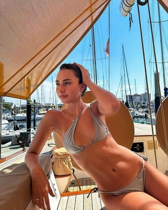 Valen Ramos Голі Зливи OnlyFans Фото 109