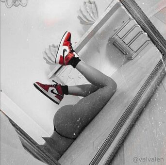 valvalen Голі Зливи OnlyFans Фото 1