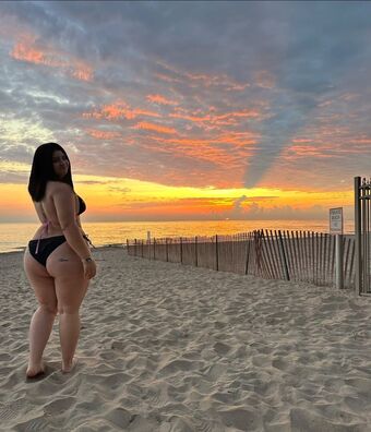 Vaneflawless Голі Зливи OnlyFans Фото 5