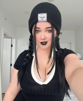 Vanessa Strawberry Голі Зливи OnlyFans Фото 20