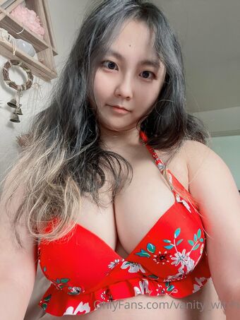 vanity_witch Голі Зливи OnlyFans Фото 4