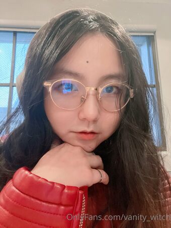 vanity_witch Голі Зливи OnlyFans Фото 6