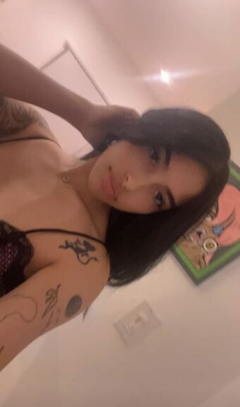 Vereena Sayed Голі Зливи OnlyFans Фото 24