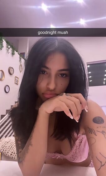 Vereena Sayed Голі Зливи OnlyFans Фото 27
